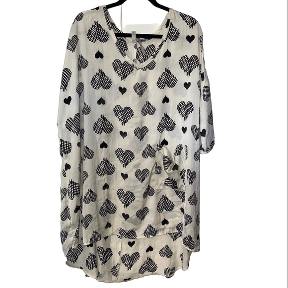 Melissa McCarthy Seven7 Tops - Melissa McCarthy Seven7 3X High-Low Black & Cream Heart Love Pattern Tunic